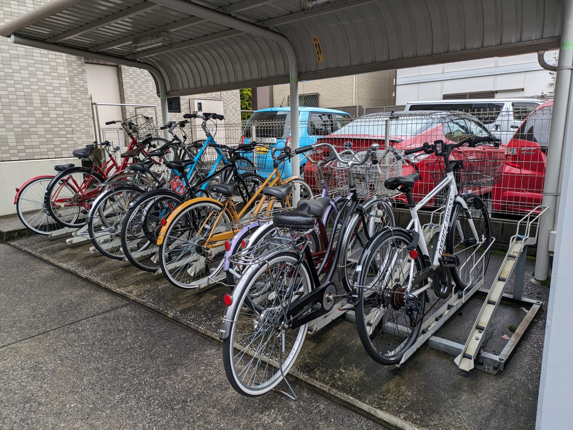 自転車置き場解体撤去処分1