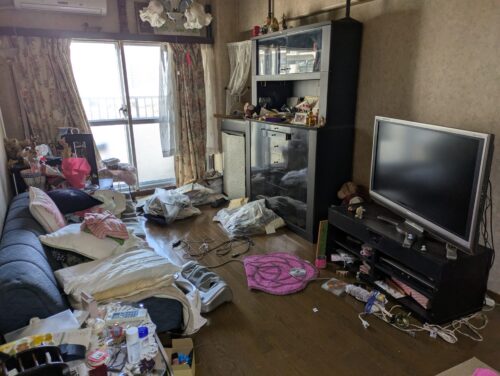 マンション遺品処分リビング作業前
