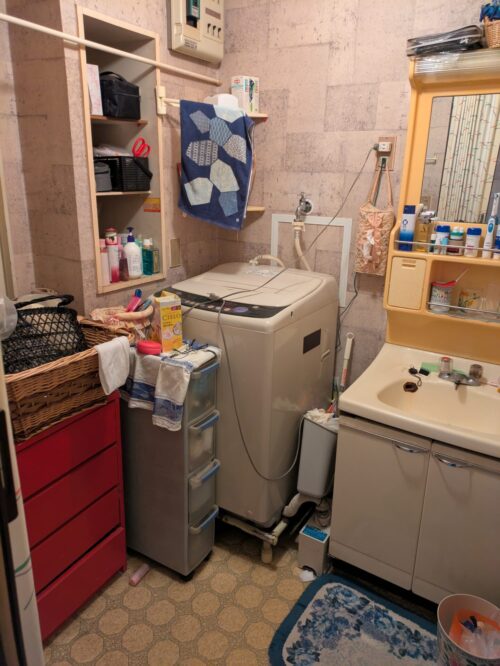 マンション遺品処分洗面所作業前