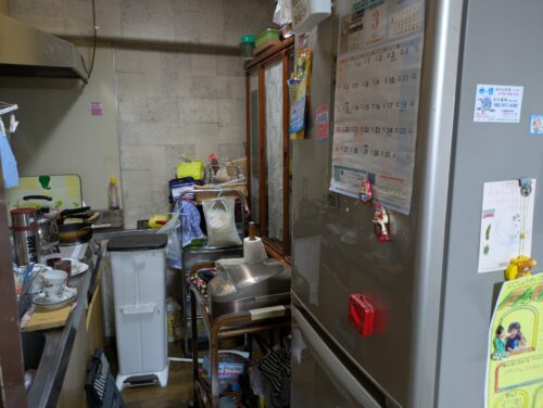 マンション遺品処分キッチン作業前2