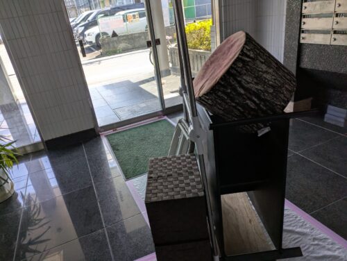 少量不用品を台車で搬出