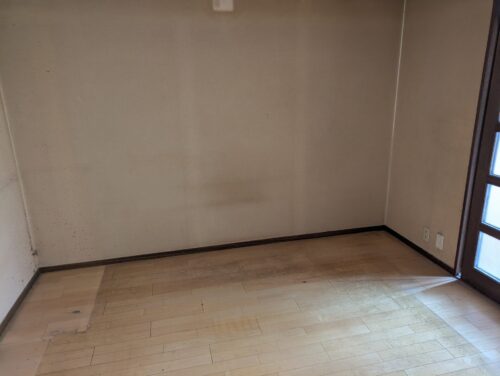 川崎市マンション引越後残置物処分ダイニング作業後