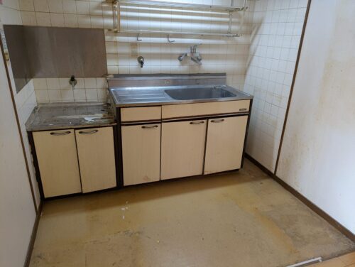 川崎市マンション引越後残置物処分キッチン作業後