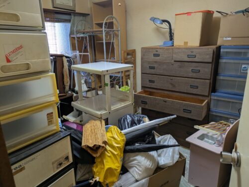 川崎市マンション引越後残置物処分洋室作業前1