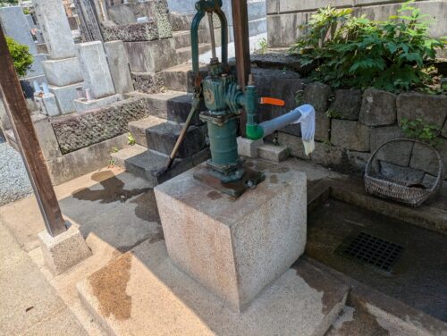 水くみ場所、古い井戸