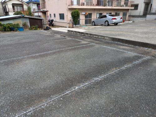駐車場端草むしり後