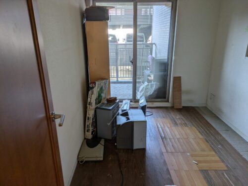 横浜市鶴見区マンション残置物処分部屋2作業前