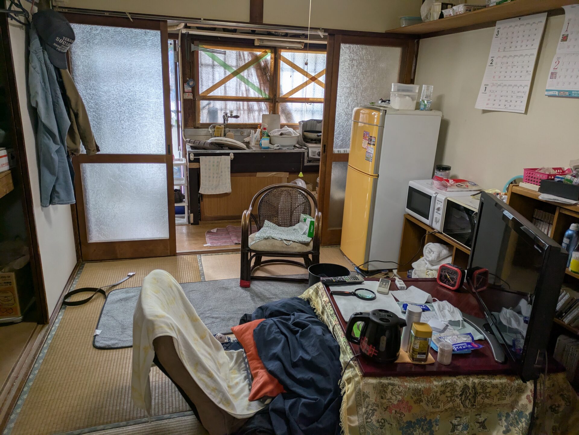 アパートのお部屋残置物リビング処分前