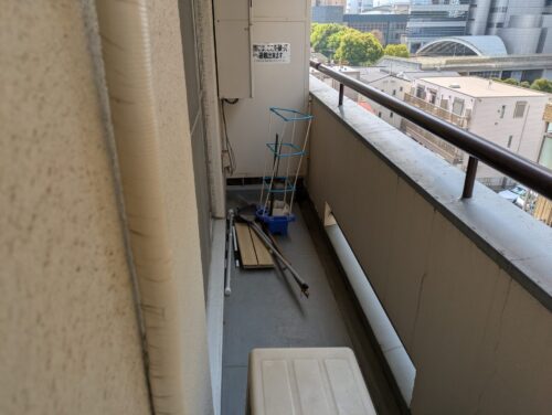 残置物処分、ベランダ2、作業前