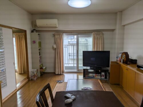 マンション残置物処分リビング作業前