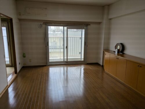 マンション残置物処分リビング作業後
