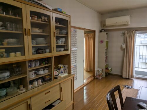 マンション残置物処分リビング作業前2