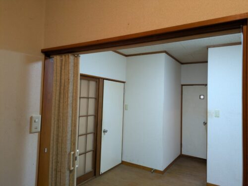 アコーディオンカーテンの取り外し前