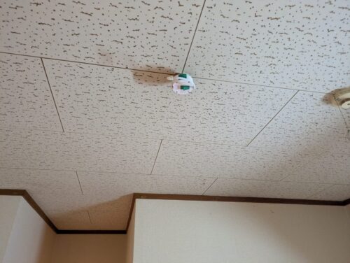 照明アダプターを取り付け