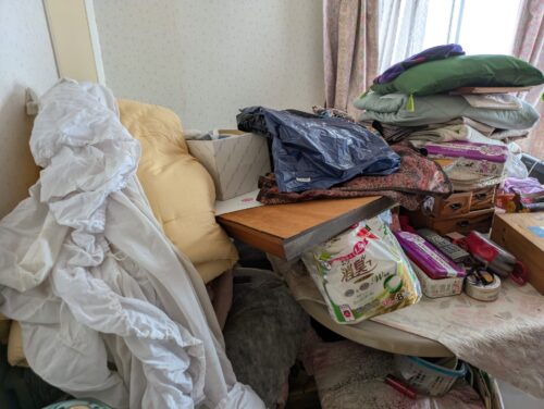 カーペット洋室残置物処分前