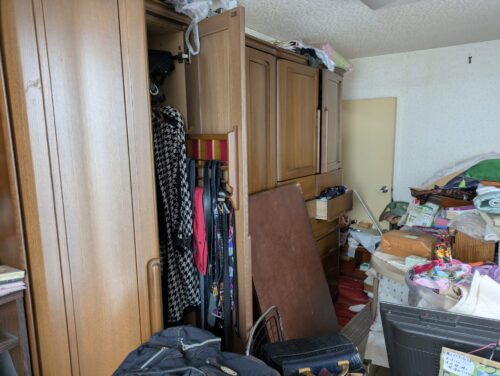 カーペット洋室3残置物処分前