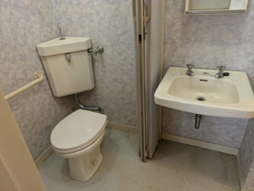 洗面所残置物処分後