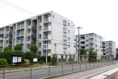 エレベータ―の無い団地は多く、階段で家具移動