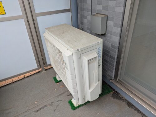 エアコン室外機配管取り外し