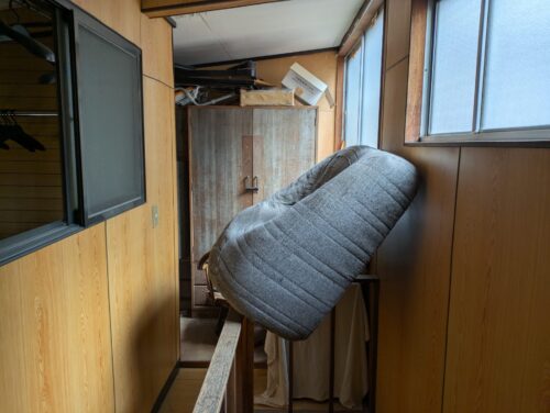 戸建て引越後処分3階階段作業前