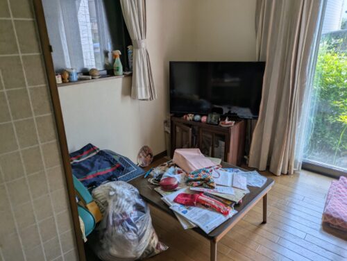 戸建て残置物処分1階洋室作業前