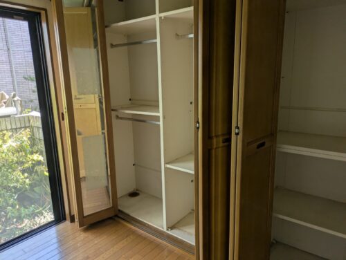 戸建て残置物処分1階洋室クローゼット作業後