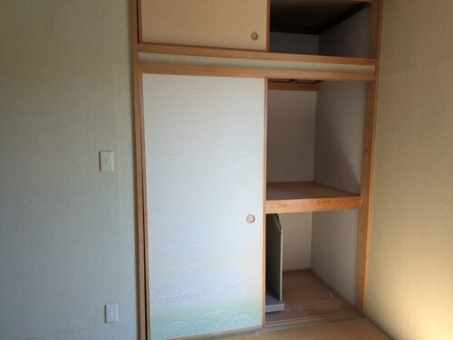 戸建て残置物処分2階和室押入れ作業後