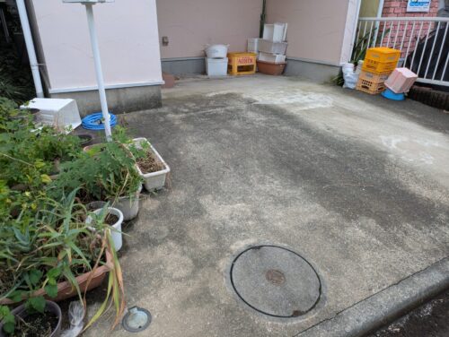 3階建戸建て残置物処分ガレージ作業前