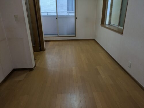 3階建戸建て残置物処分2階リビング作業後