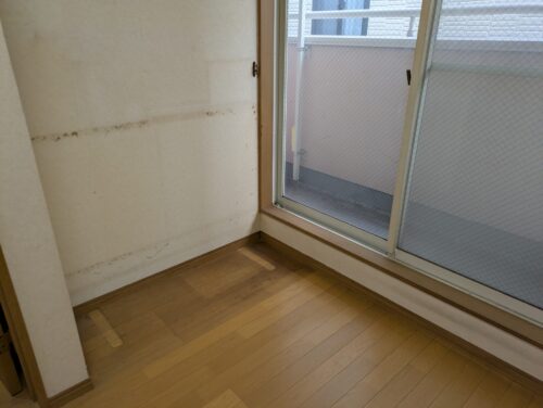 3階建戸建て残置物処分2階リビング作業後2