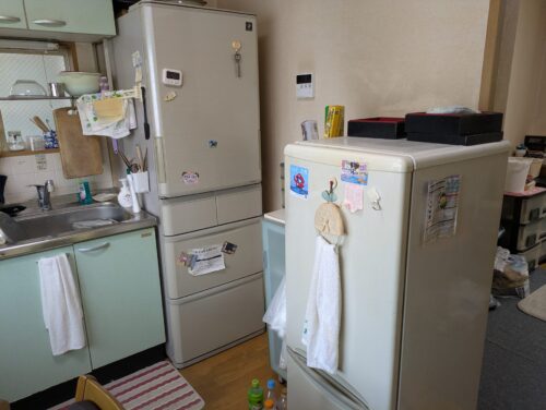 3階建戸建て残置物処分2階キッチン作業前2