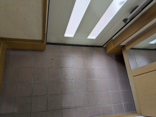 3階建戸建て残置物処分玄関作業後