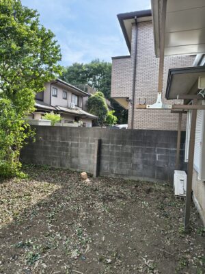 草刈り、草むしり、伐採後の庭4