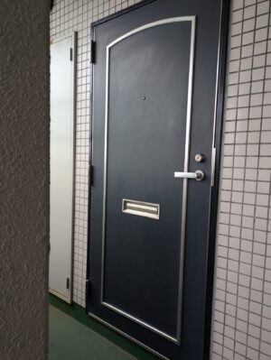 マンションの玄関ドア