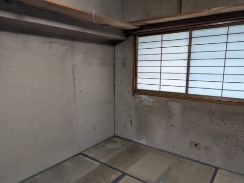 大量の残置物処分和室3作業後