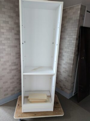 本棚はそのまま台車で搬出