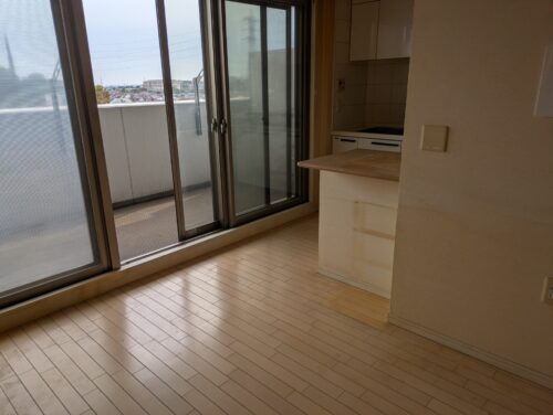 マンション引越後、残置物処分、ダイニングキッチン作業後