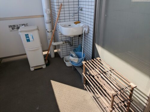 マンション引越後、残置物処分、ベランダ作業前