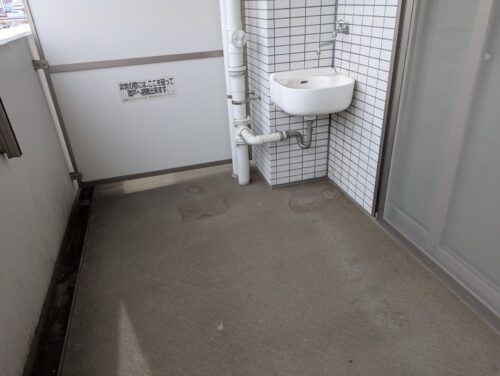 マンション引越後、残置物処分、ベランダ作業後