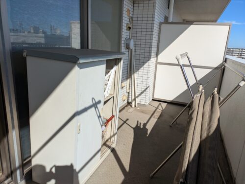 マンション引越後、残置物処分、ベランダ作業前2