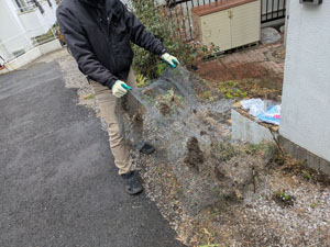 砂利飛散防止用金網の撤去